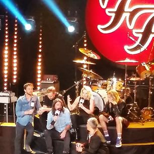 And @ChelseaHandler is chatting up @foofighters b4 the show #HondaStage…
